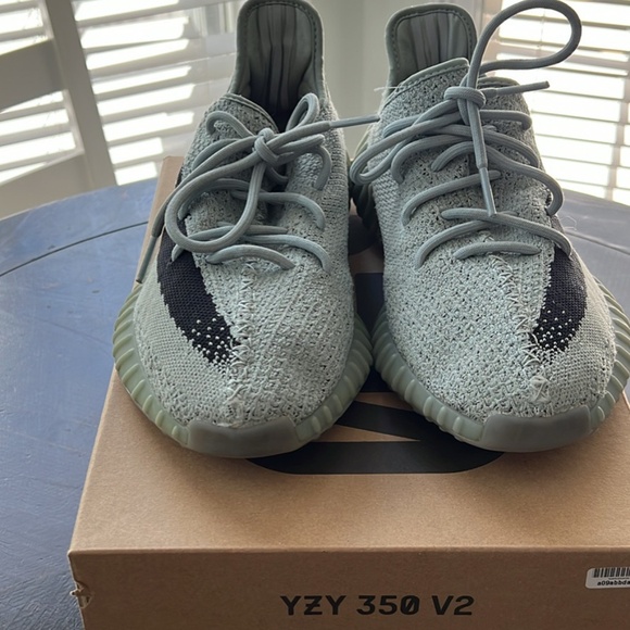 Mens Yeezys 350 V2 Boost salt size 9.5